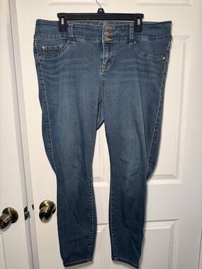 Torrid Size 18R High Rise Skinny Blue Denim Stretch Jeggings
